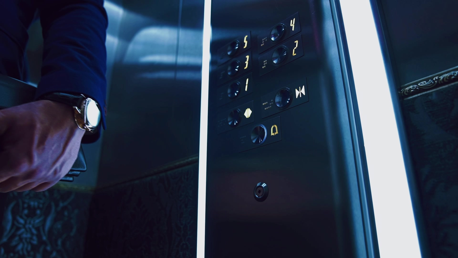 Painel de comando de um elevador